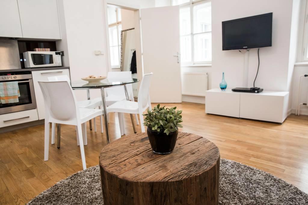 Quiet Apartment With Balcony Charles Bridge Praga Exterior foto