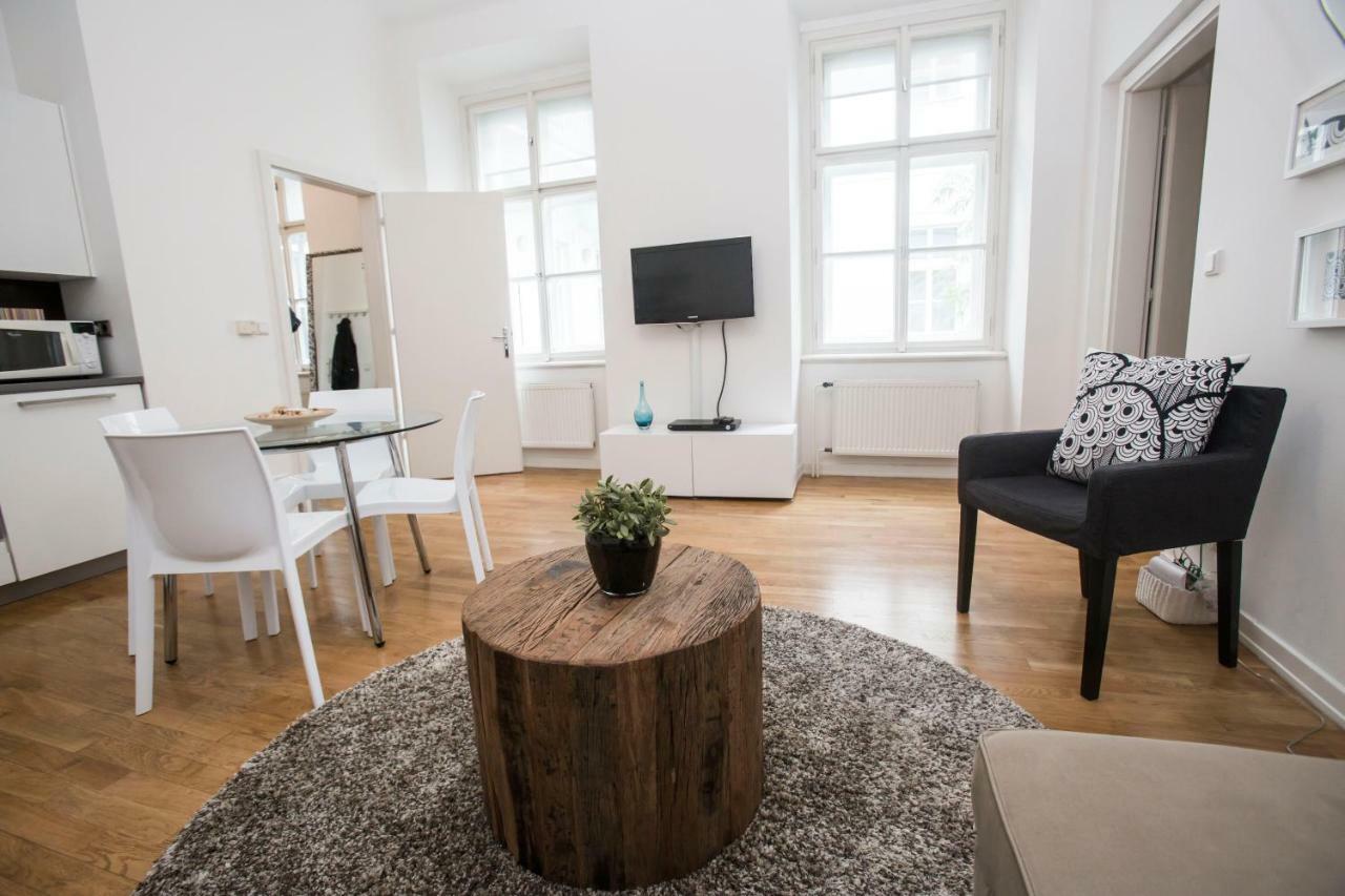 Quiet Apartment With Balcony Charles Bridge Praga Exterior foto