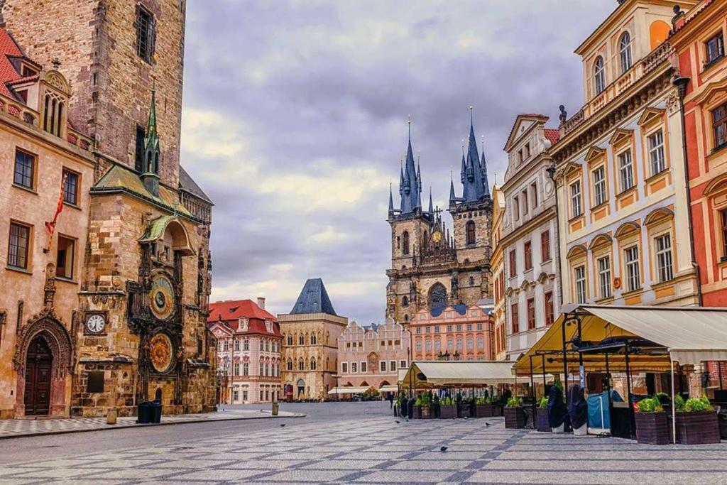 Quiet Apartment With Balcony Charles Bridge Praga Exterior foto
